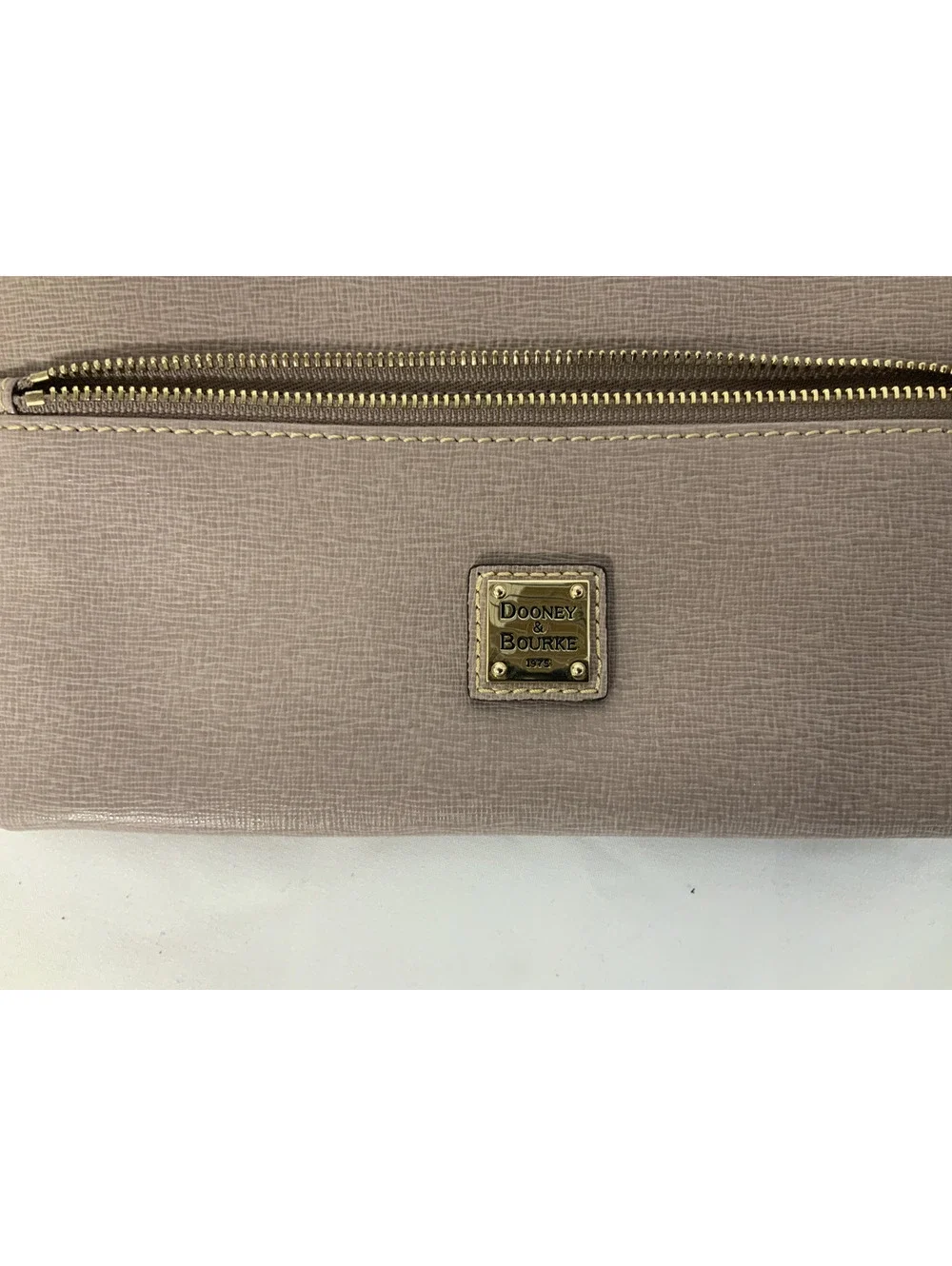 Dooney and bourke large triple zip wristelt-MISSING THE WRISTLET